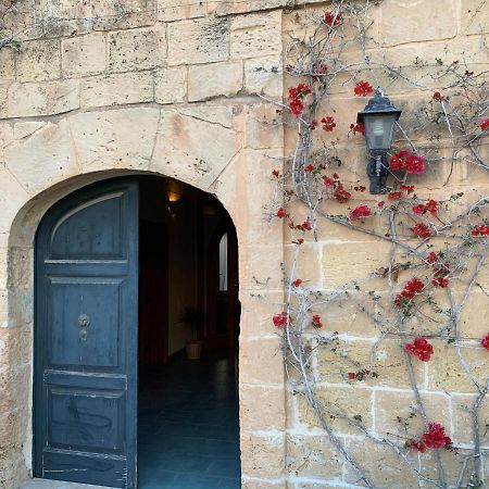 Tal-Mirakli Appartement Għarb Buitenkant foto