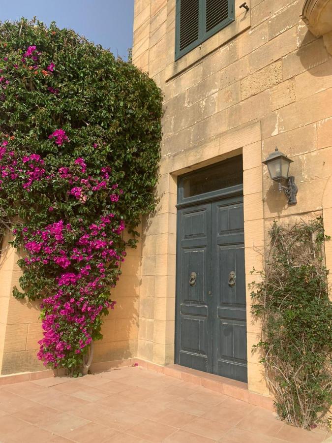 Tal-Mirakli Appartement Għarb Buitenkant foto