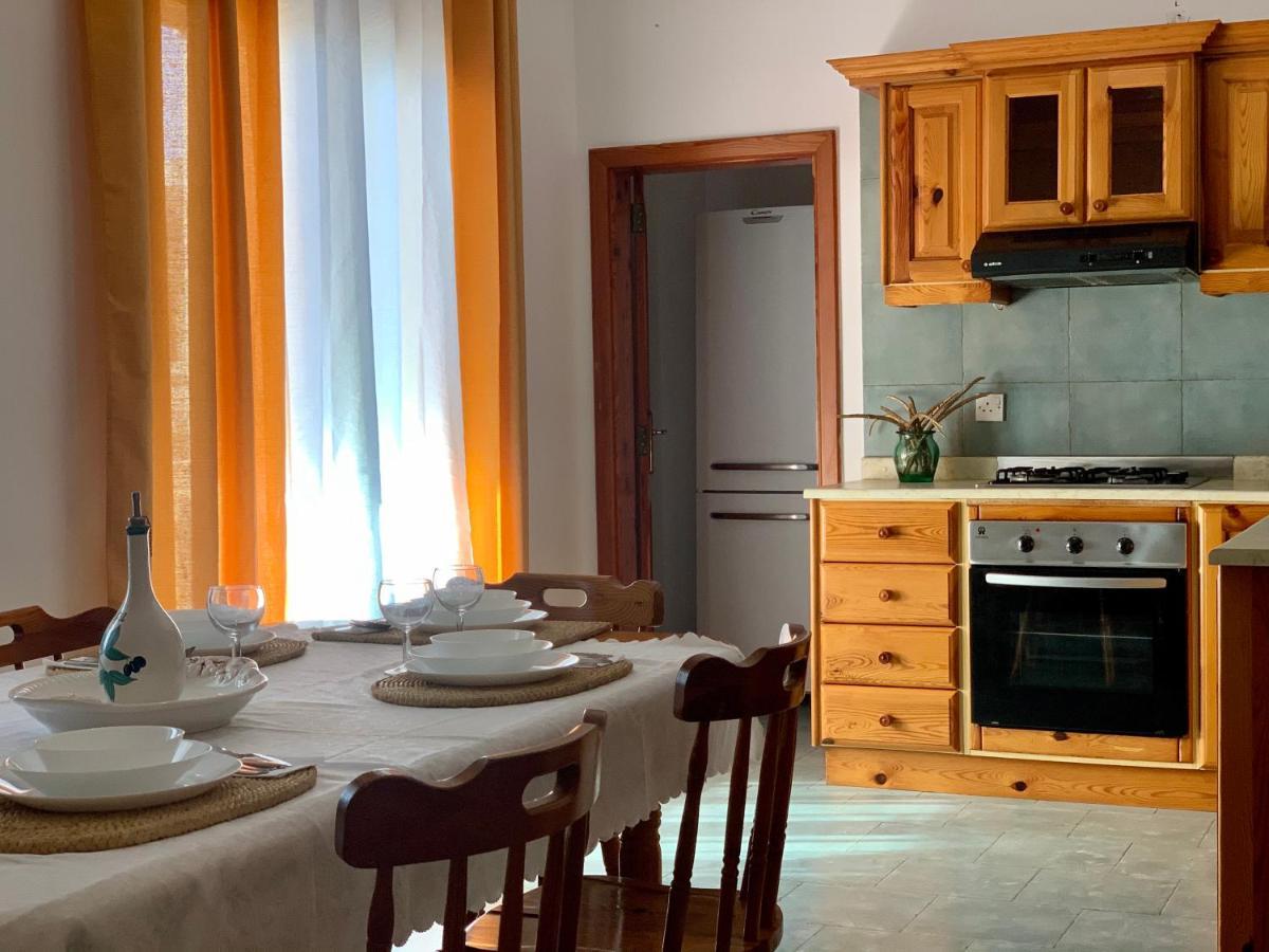 Tal-Mirakli Appartement Għarb Buitenkant foto