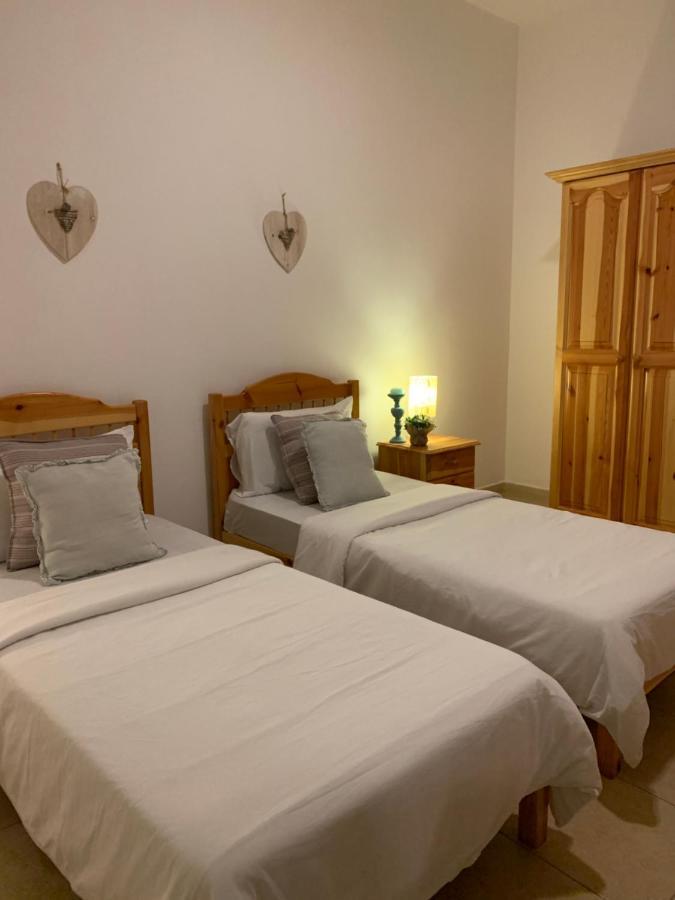 Tal-Mirakli Appartement Għarb Buitenkant foto