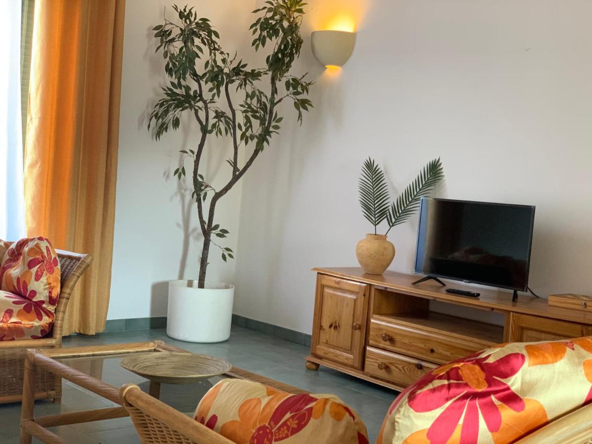 Tal-Mirakli Appartement Għarb Buitenkant foto