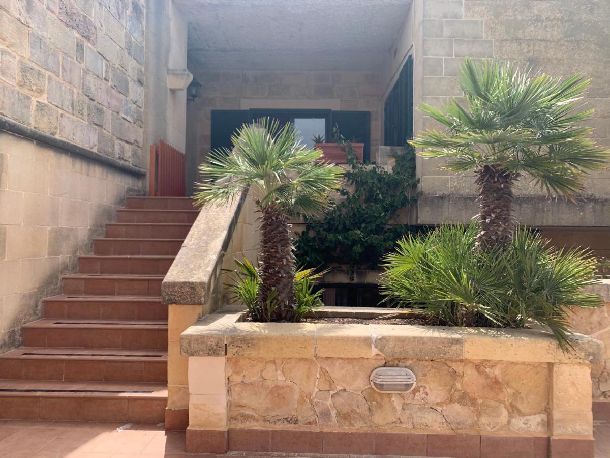 Tal-Mirakli Appartement Għarb Buitenkant foto