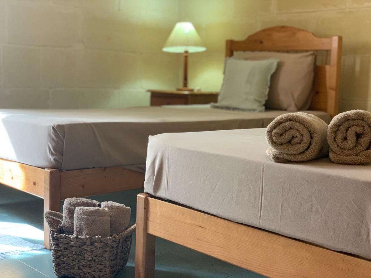 Tal-Mirakli Appartement Għarb Buitenkant foto