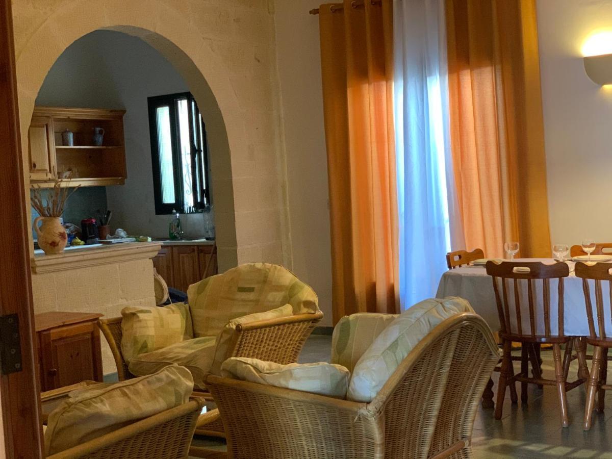 Tal-Mirakli Appartement Għarb Buitenkant foto