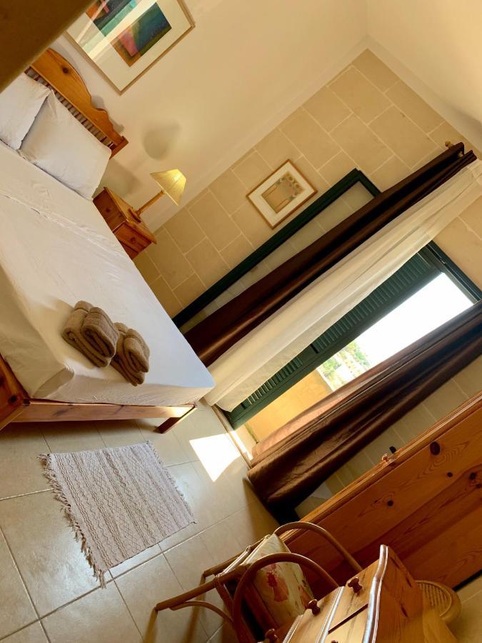 Tal-Mirakli Appartement Għarb Buitenkant foto