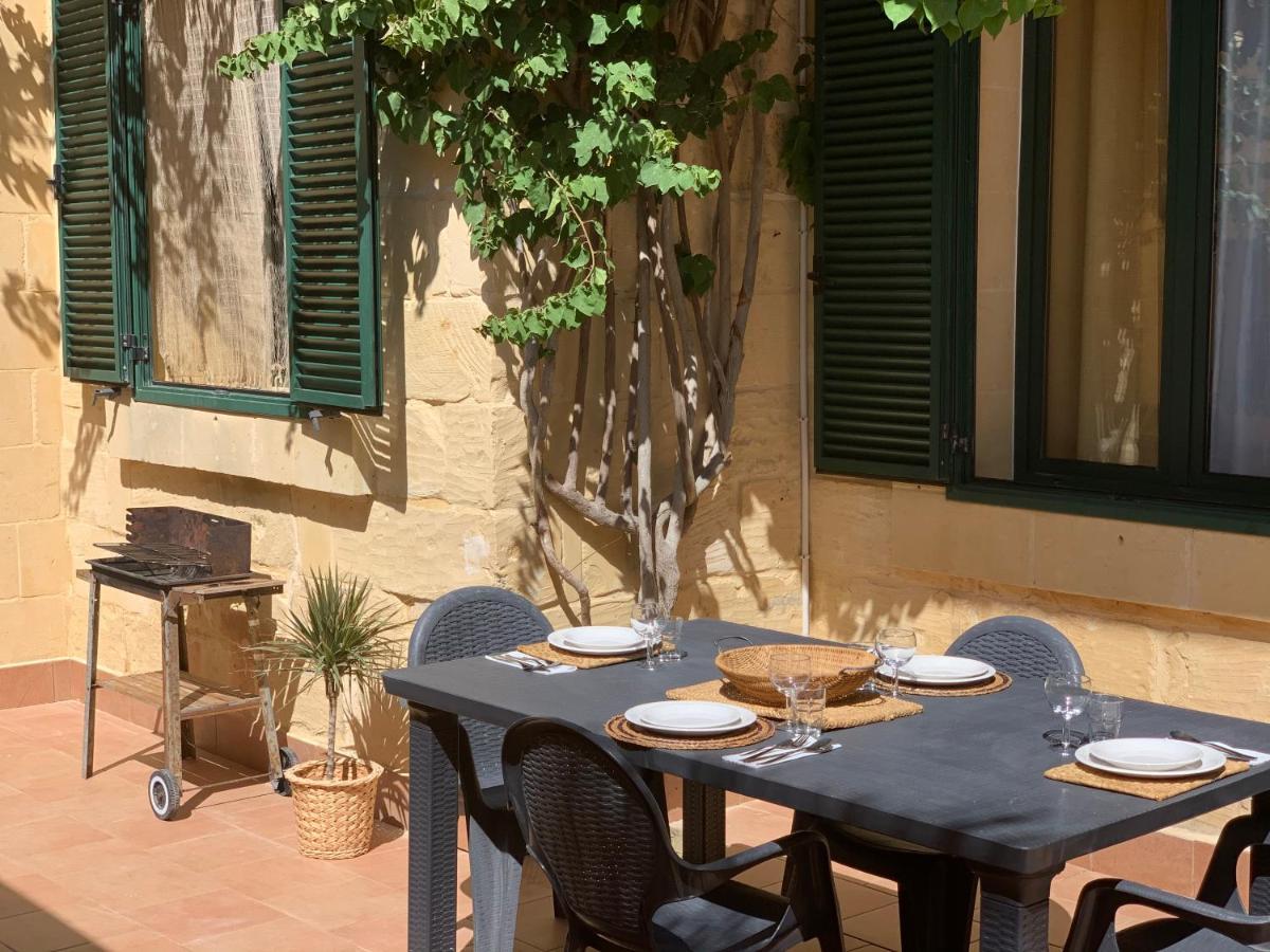 Tal-Mirakli Appartement Għarb Buitenkant foto